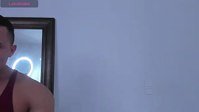 Snapshot of KingLevi01 chatting on October 8, 9:23 pm KingLevi01 online show from October 8, 9:23 pm