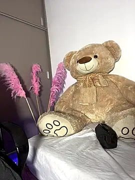 Charlottediolet online show from September 18, 11:23 am