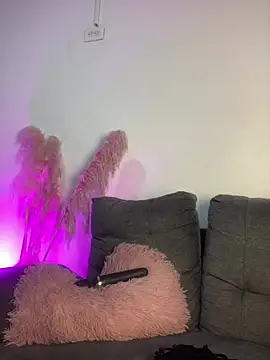 Charlottediolet online show from April 24, 11:45 am