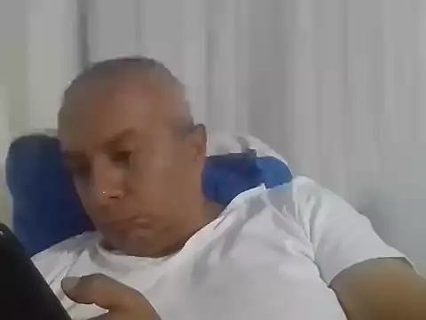 Snapshot of ALFRERM chatting on October 5, 1:04 am ALFRERM online show from October 5, 1:04 am