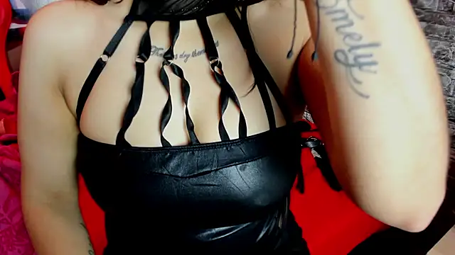 Snapshot of NaomyAngel chatting on November 28, 11:46 am NaomyAngel online show from November 28, 11:46 am