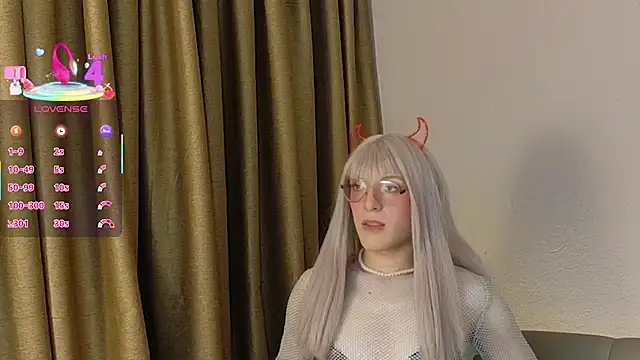 Snapshot of Breidyhard chatting on October 25, 5:15 am Breidyhard online show from October 25, 5:15 am