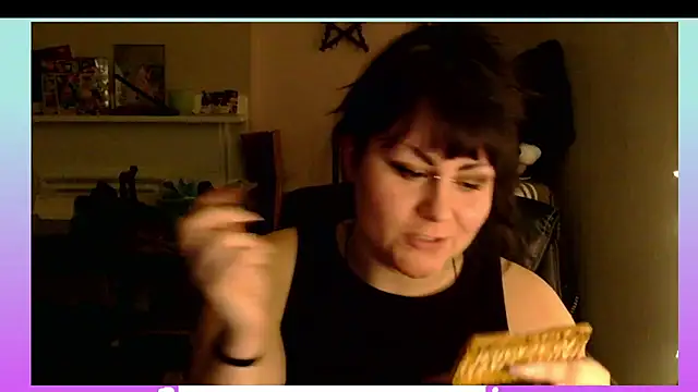 Snapshot of PeakoBunny chatting on November 16, 10:59 pm PeakoBunny online show from November 16, 10:59 pm