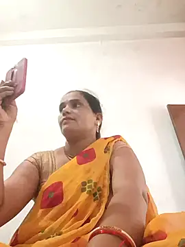 Snapshot of Hot-kal93 chatting on September 18, 6:37 am Hot-kal93 online show from September 18, 6:37 am