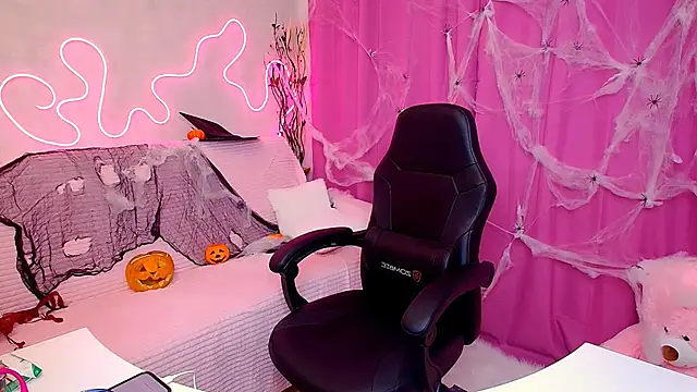 MaryamXSX online show from October 31, 1:17 am