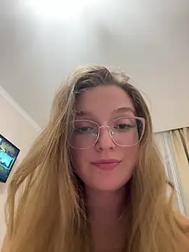 Snapshot of Bellatrisssaa chatting on September 15, 6:30 pm Bellatrisssaa online show from September 15, 6:30 pm