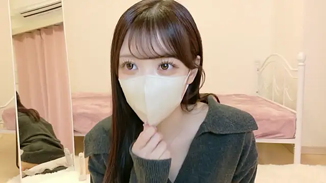 roachan  online show from January 14, 11:49 am