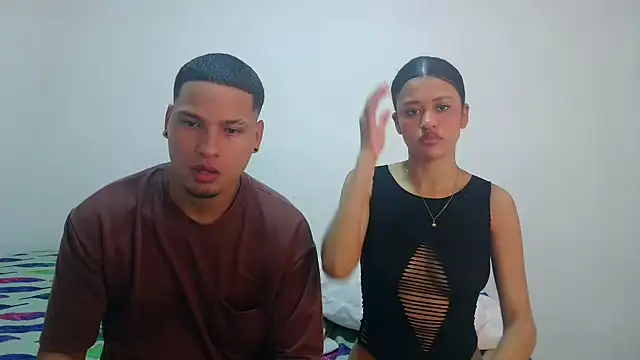 Snapshot of Sexy777Couple chatting on September 20, 1:45 pm Sexy777Couple online show from September 20, 1:45 pm