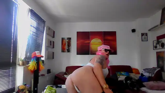 hellgirl1980 online show from October 2, 10:33 am