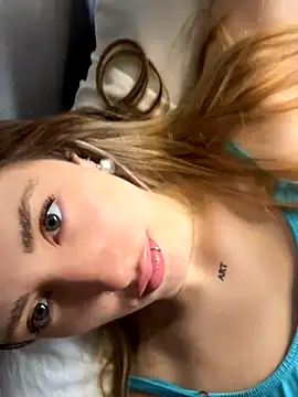 Snapshot of Sashailardi chatting on October 21, 9:48 pm Sashailardi online show from October 21, 9:48 pm