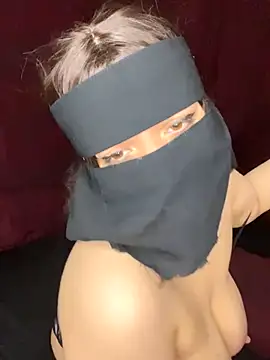 Snapshot of RooVaaN-Xx chatting on September 17, 9:44 am RooVaaN-Xx online show from September 17, 9:44 am