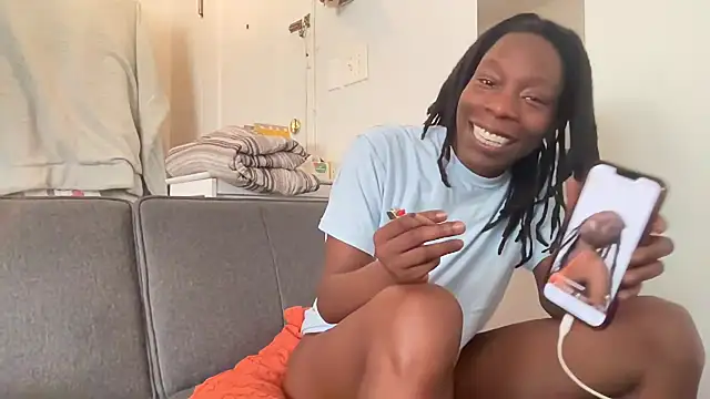 Snapshot of littyleesh1 chatting on September 13, 3:56 pm littyleesh1 online show from September 13, 3:56 pm