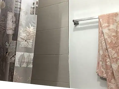 Snapshot of littyleesh1 chatting on September 25, 3:10 am littyleesh1 online show from September 25, 3:10 am