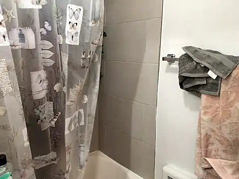 Snapshot of littyleesh1 chatting on November 6, 8:59 am littyleesh1 online show from November 6, 8:59 am