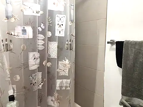 Snapshot of littyleesh1 chatting on November 11, 3:28 am littyleesh1 online show from November 11, 3:28 am