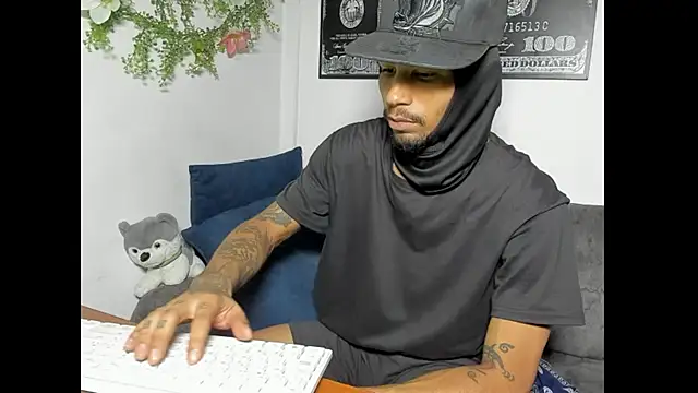 Snapshot of carl_jhonson821 chatting on November 6, 9:10 am carl jhonson821 online show from November 6, 9:10 am