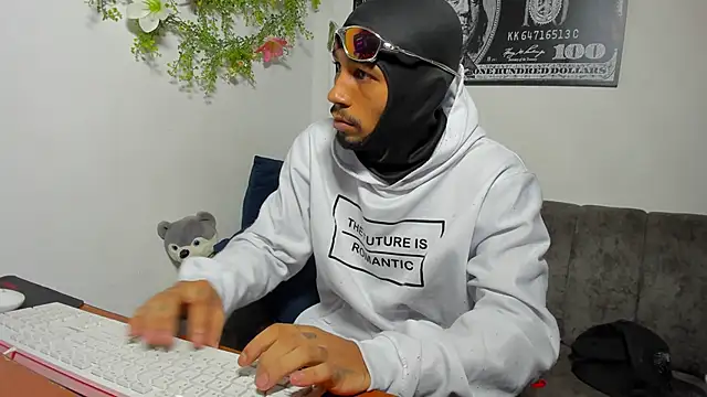 Snapshot of carl_jhonson821 chatting on November 7, 7:41 am carl jhonson821 online show from November 7, 7:41 am