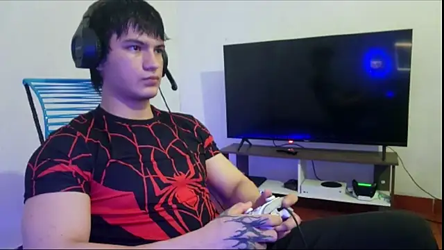 ErickWalton online show from November 2, 5:10 am