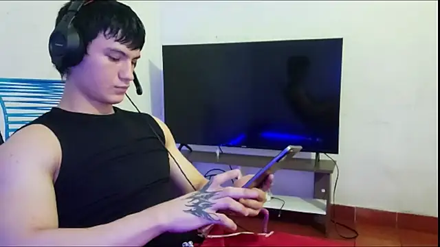 ErickWalton online show from November 20, 5:07 am