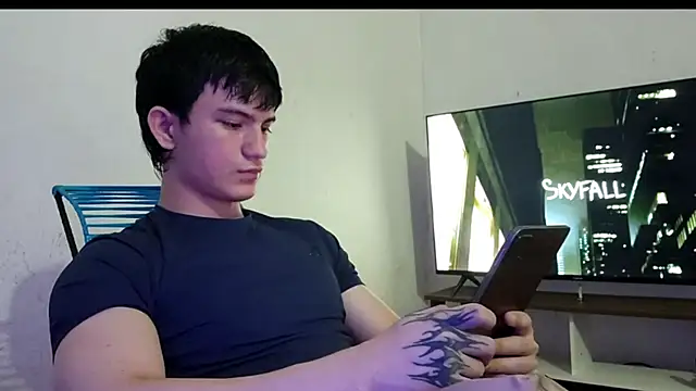 ErickWalton online show from November 30, 5:22 am