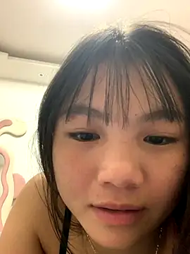 Snapshot of Emlyly-18 chatting on September 16, 2:56 am Emlyly-18 online show from September 16, 2:56 am