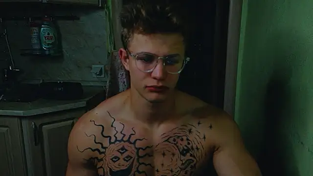 James  Noah online show from October 1, 8:15 pm