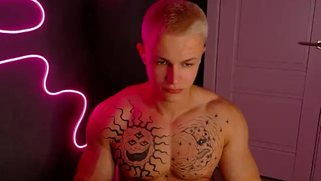 James  Noah online show from October 15, 8:42 pm