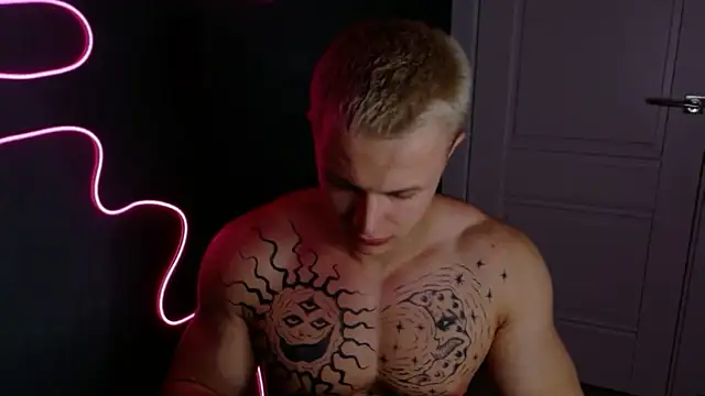 James  Noah online show from October 27, 8:35 pm