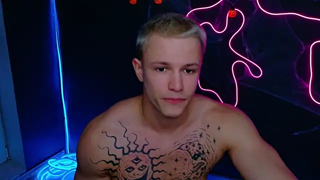 James  Noah online show from October 31, 11:06 pm