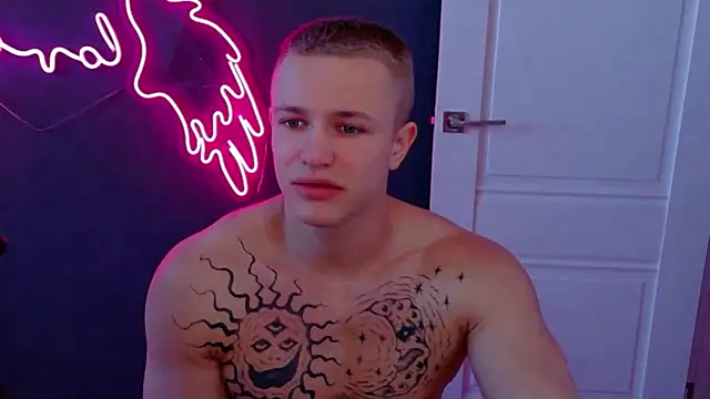 James  Noah online show from November 15, 9:17 am