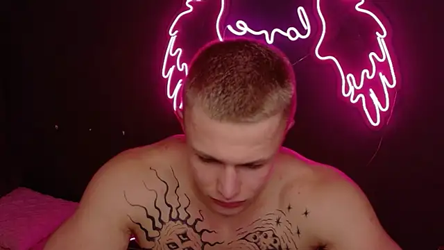 James  Noah online show from November 17, 7:19 pm