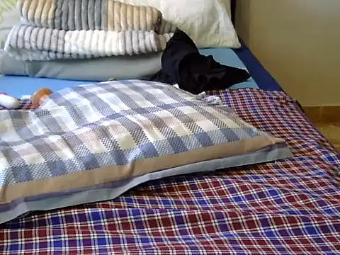 Playroom queen online show from November 9, 9:29 am