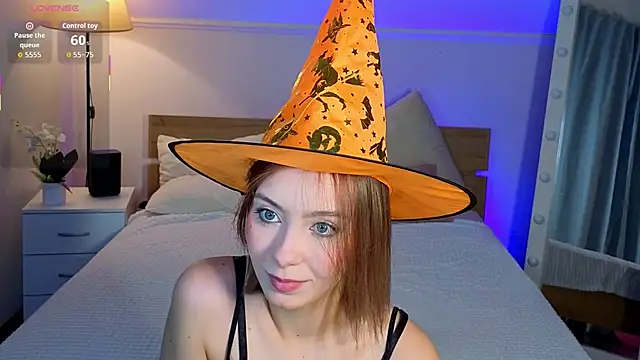 LumMina online show from November 3, 9:54 am