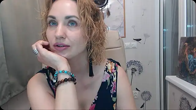 KatrinAlluring online show from October 6, 4:32 am