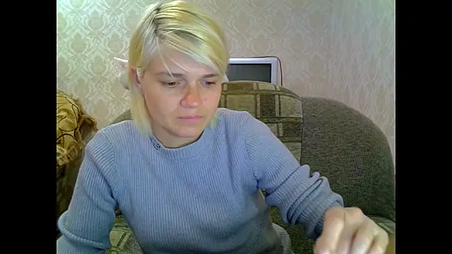 Snapshot of SaraSnow_ chatting on November 13, 6:29 pm SaraSnow online show from November 13, 6:29 pm