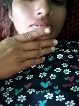 Snapshot of KIRTI12_HOT chatting on October 19, 5:24 pm KIRTI12 HOT online show from October 19, 5:24 pm