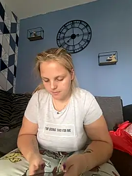 Snapshot of Dolliejayxx chatting on October 23, 11:20 am Dolliejayxx online show from October 23, 11:20 am