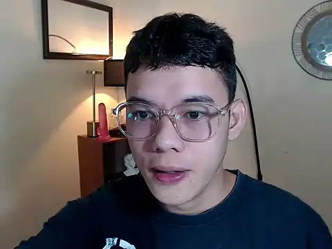 keirflorianxx online show from September 30, 7:30 pm