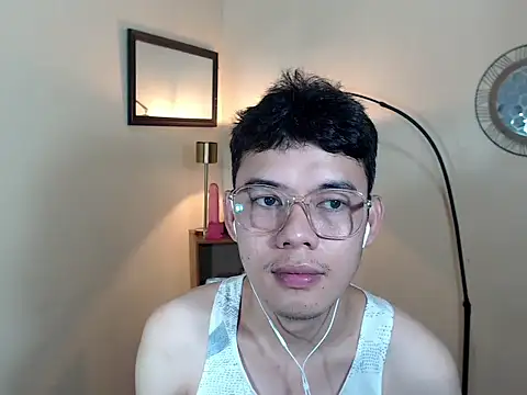 keirflorianxx online show from October 14, 5:41 am
