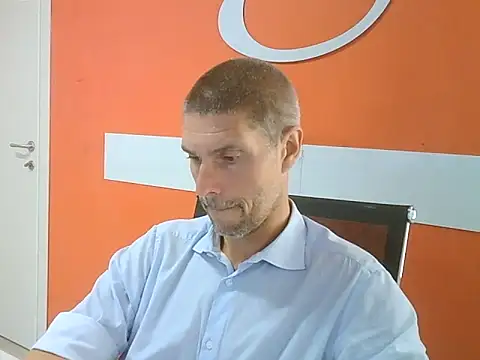 Snapshot of max79ve31 chatting on September 11, 9:20 am max79ve31 online show from September 11, 9:20 am