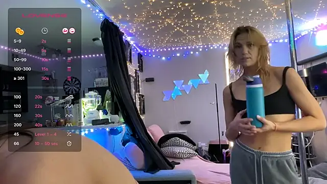 Snapshot of icy_pisces chatting on September 17, 12:40 pm icy pisces online show from September 17, 12:40 pm