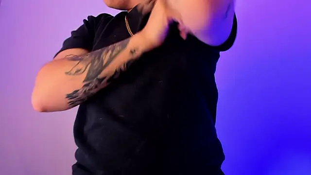 PeytonBox online show from October 6, 12:46 pm