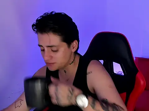 PeytonBox online show from December 1, 11:37 am