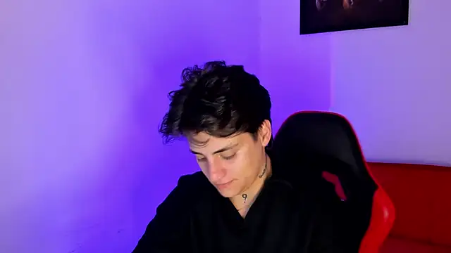 PeytonBox online show from December 3, 11:30 am