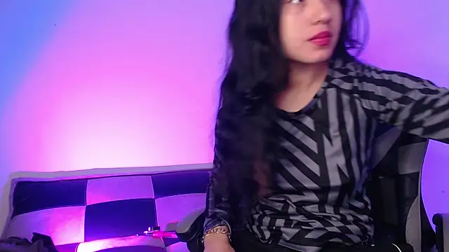 GwenHazel online show from November 28, 11:24 am