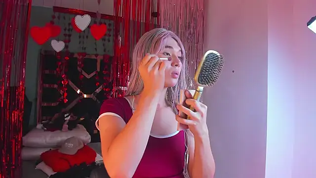 Snapshot of Electra_Gosselin chatting on February 16, 11:45 pm Electra Gosselin online show from February 16, 11:45 pm