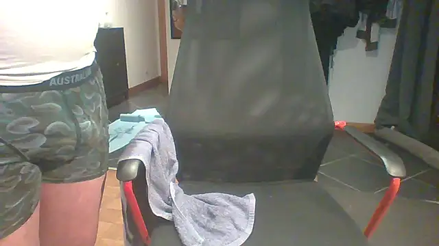 Snapshot of ludopz chatting on October 13, 1:27 am ludopz online show from October 13, 1:27 am