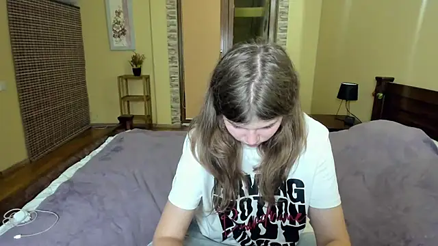 Snapshot of Lilly_Jess chatting on September 19, 6:19 pm Lilly Jess online show from September 19, 6:19 pm