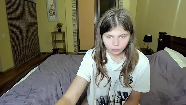 Snapshot of Lilly_Jess chatting on September 22, 6:54 pm Lilly Jess online show from September 22, 6:54 pm
