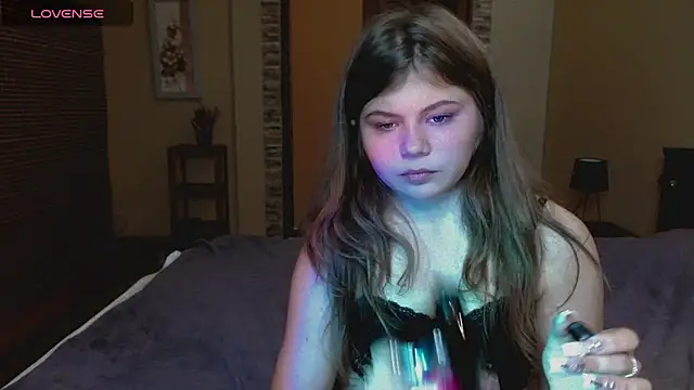 Snapshot of Lilly_Jess chatting on October 2, 6:37 pm Lilly Jess online show from October 2, 6:37 pm